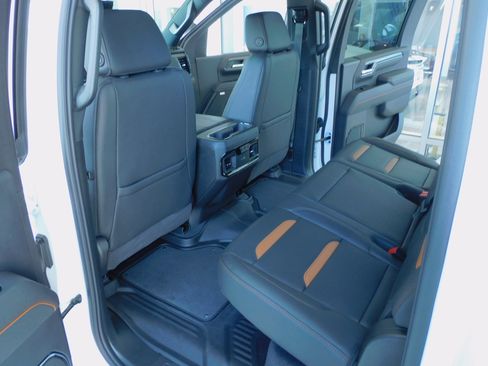 Used 2025 GMC Sierra 2500 4x4 Crew Cab AT4 image 24