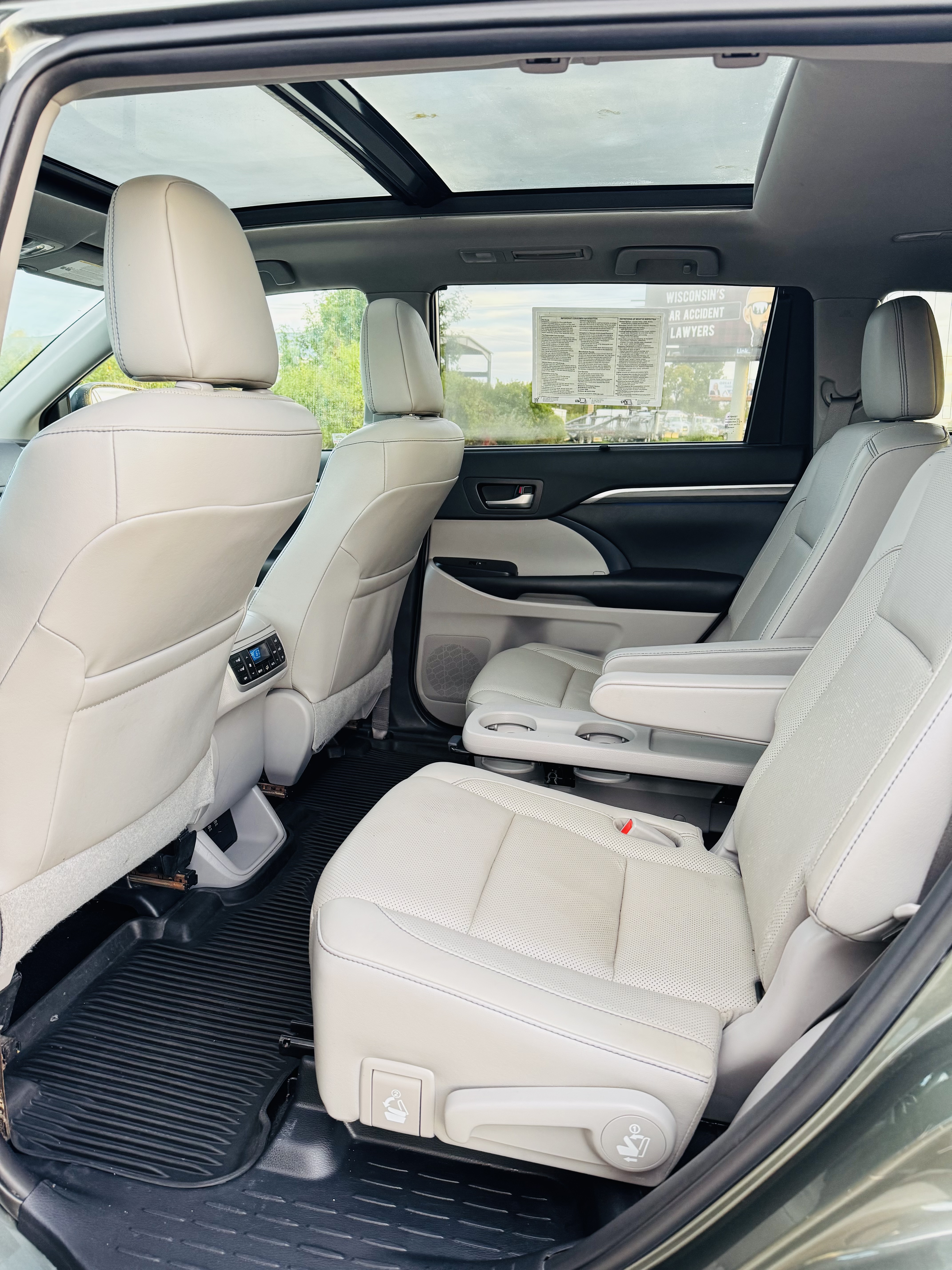 Used 2019 Toyota Highlander AWD Limited Platinum image 7