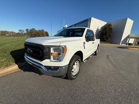 Used 2021 Ford F150 XL image 2