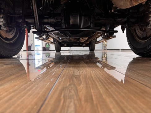 Used 2017 Ford F350 Lariat image 7