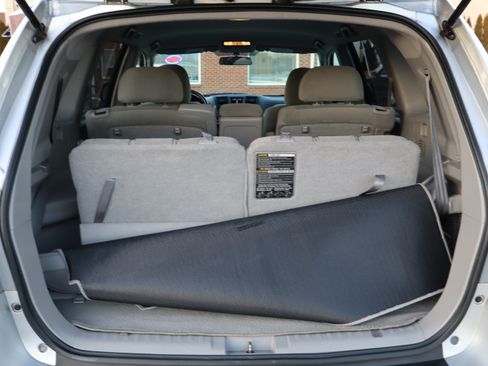 Used 2013 Toyota Highlander LE Plus image 30