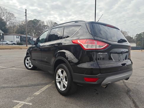 Used 2016 Ford Escape SE image 4