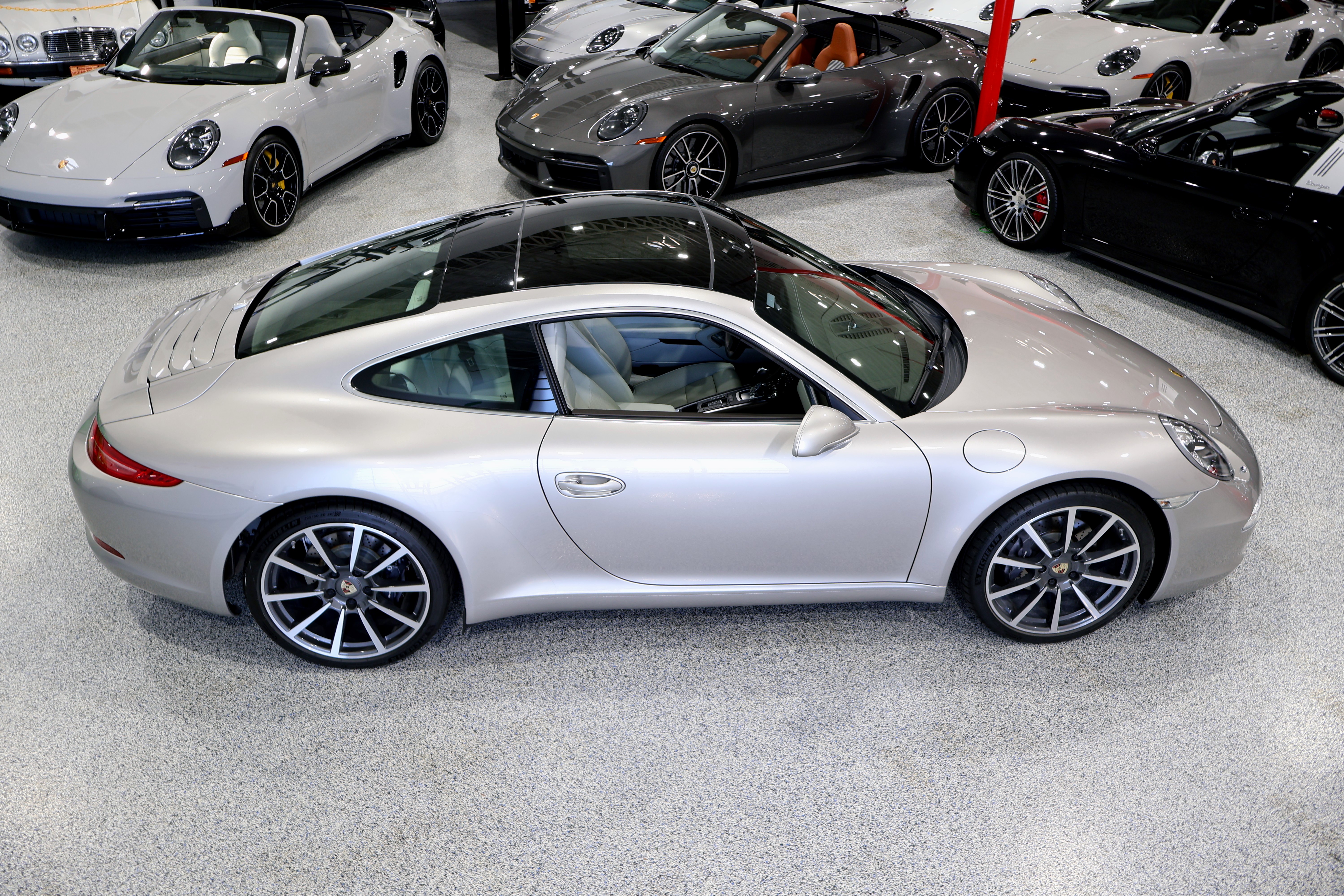 Used 2013 Porsche 911 Carrera RWD image 8