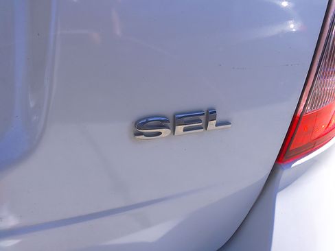 Used 2013 Ford Edge SEL image 36