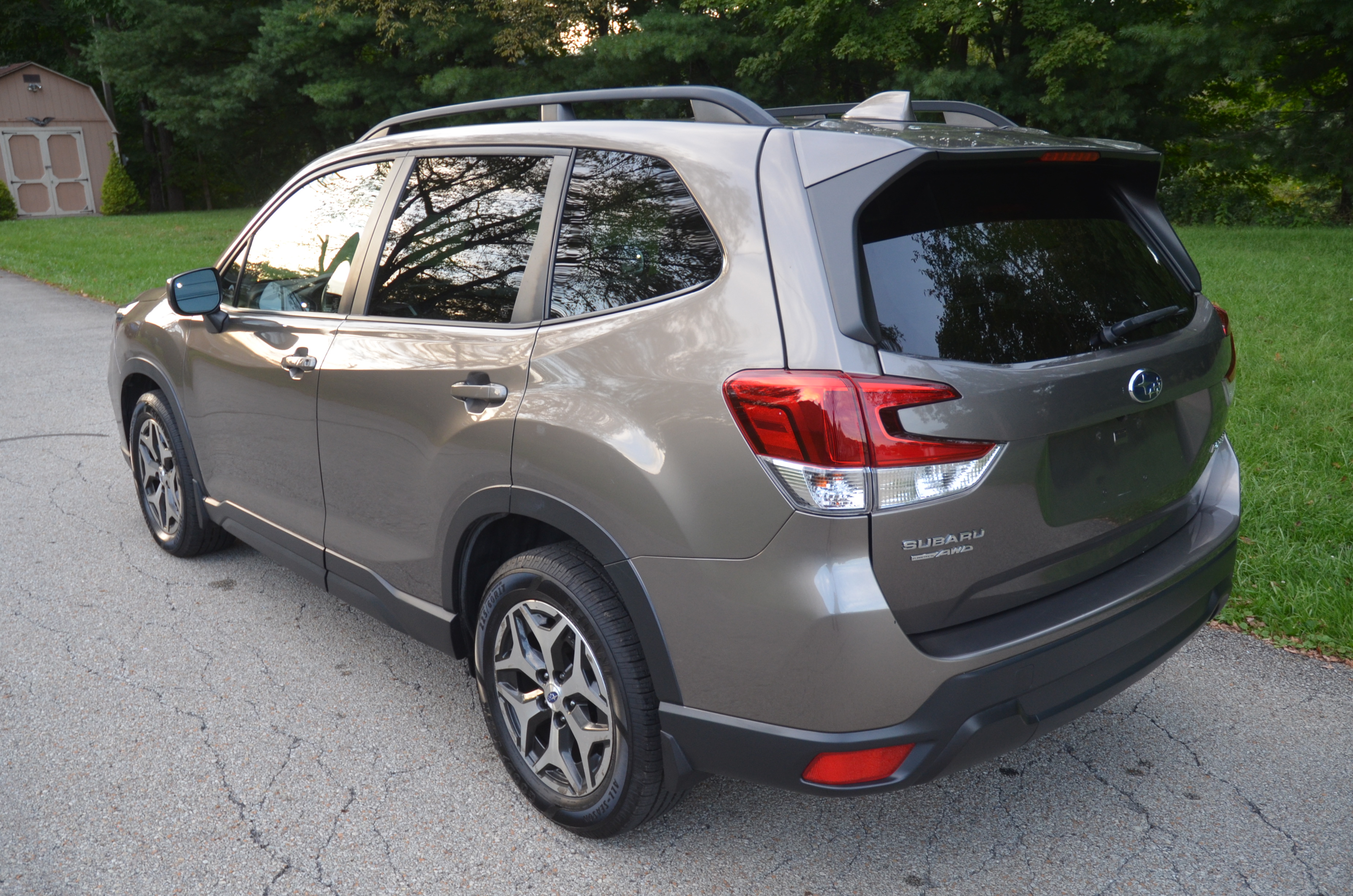 Used 2019 Subaru Forester Premium AWD/4WD image 3