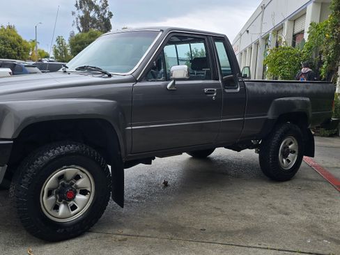 Used 1988 Toyota Pickup Deluxe image 72