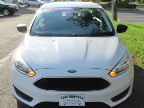 Used 2015 Ford Focus S image 3