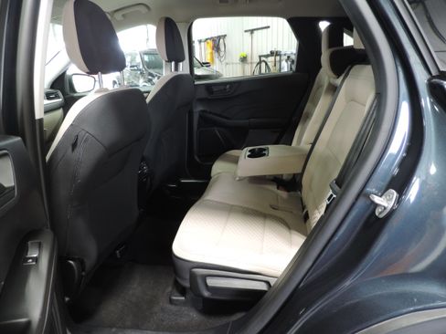 Used 2022 Ford Escape SE image 28