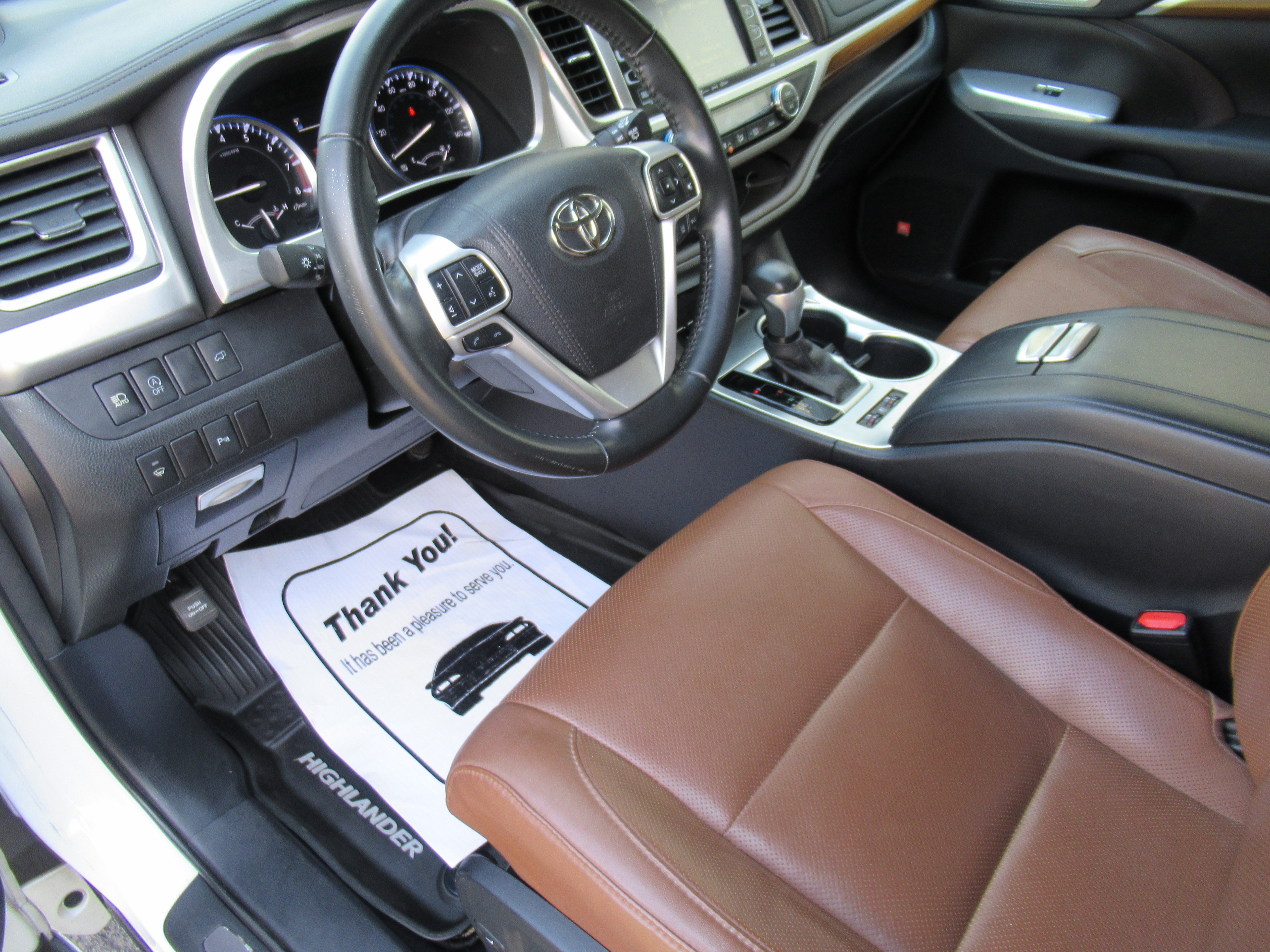 Used 2017 Toyota Highlander AWD V6 image 14
