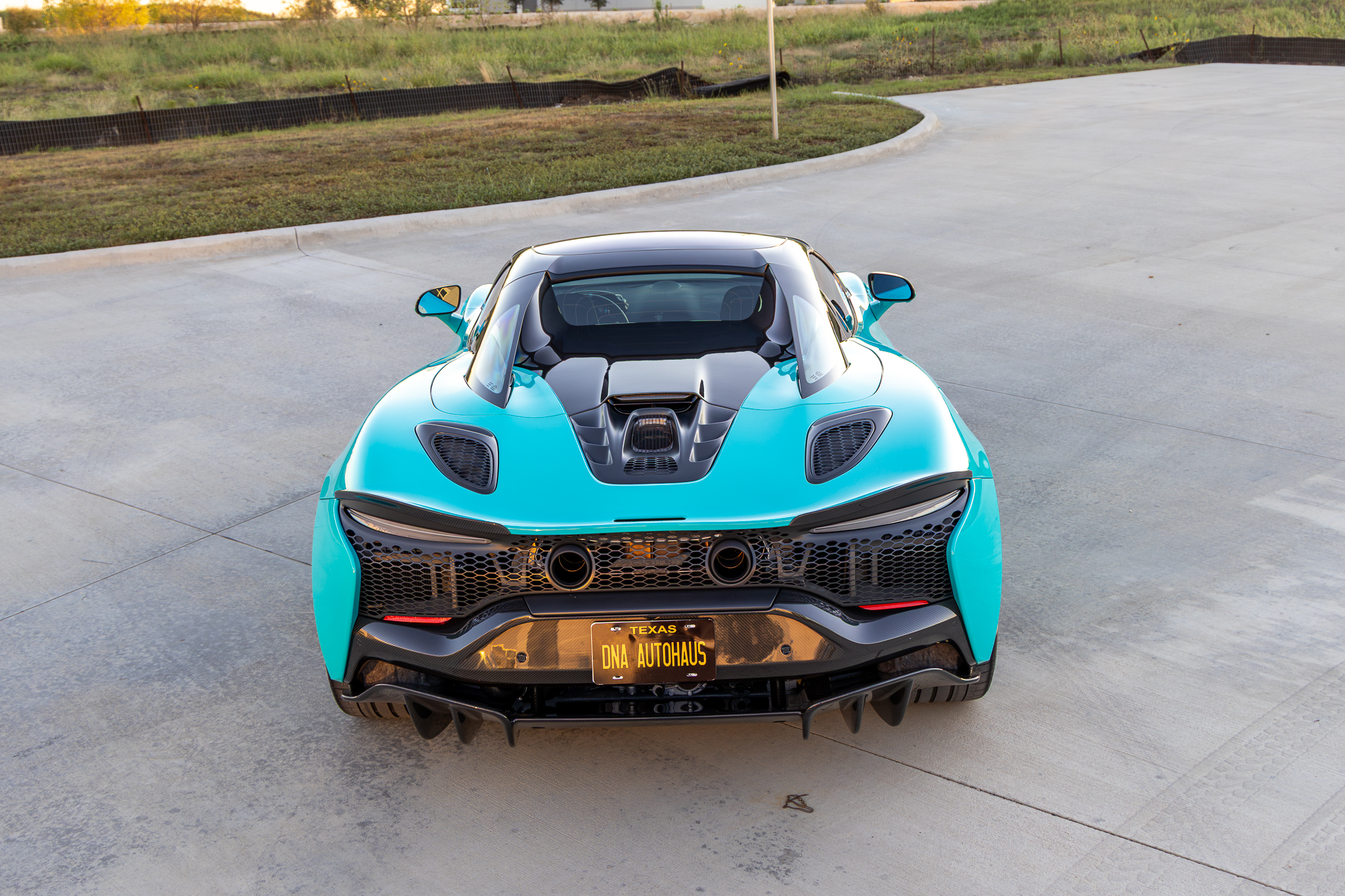 Used 2025 McLaren Artura Spider RWD image 13