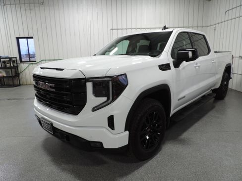 Used 2025 GMC Sierra 1500 Elevation image 1