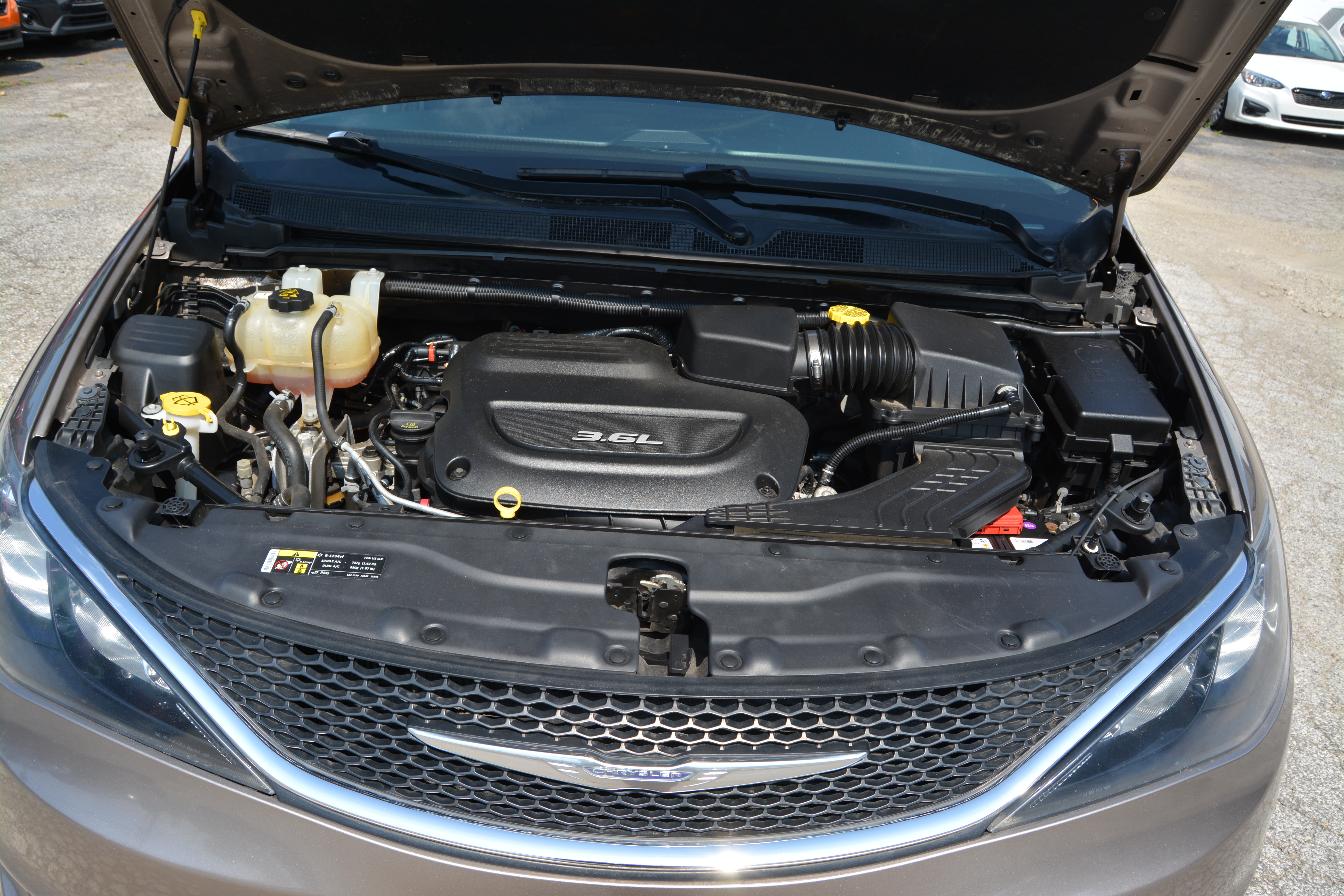 Used 2017 Chrysler Pacifica Touring FWD image 12