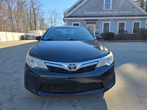 Used 2012 Toyota Camry image 1