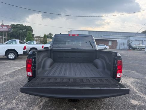 Used 2019 RAM 1500 4x4 Crew Cab Classic Tradesman image 5