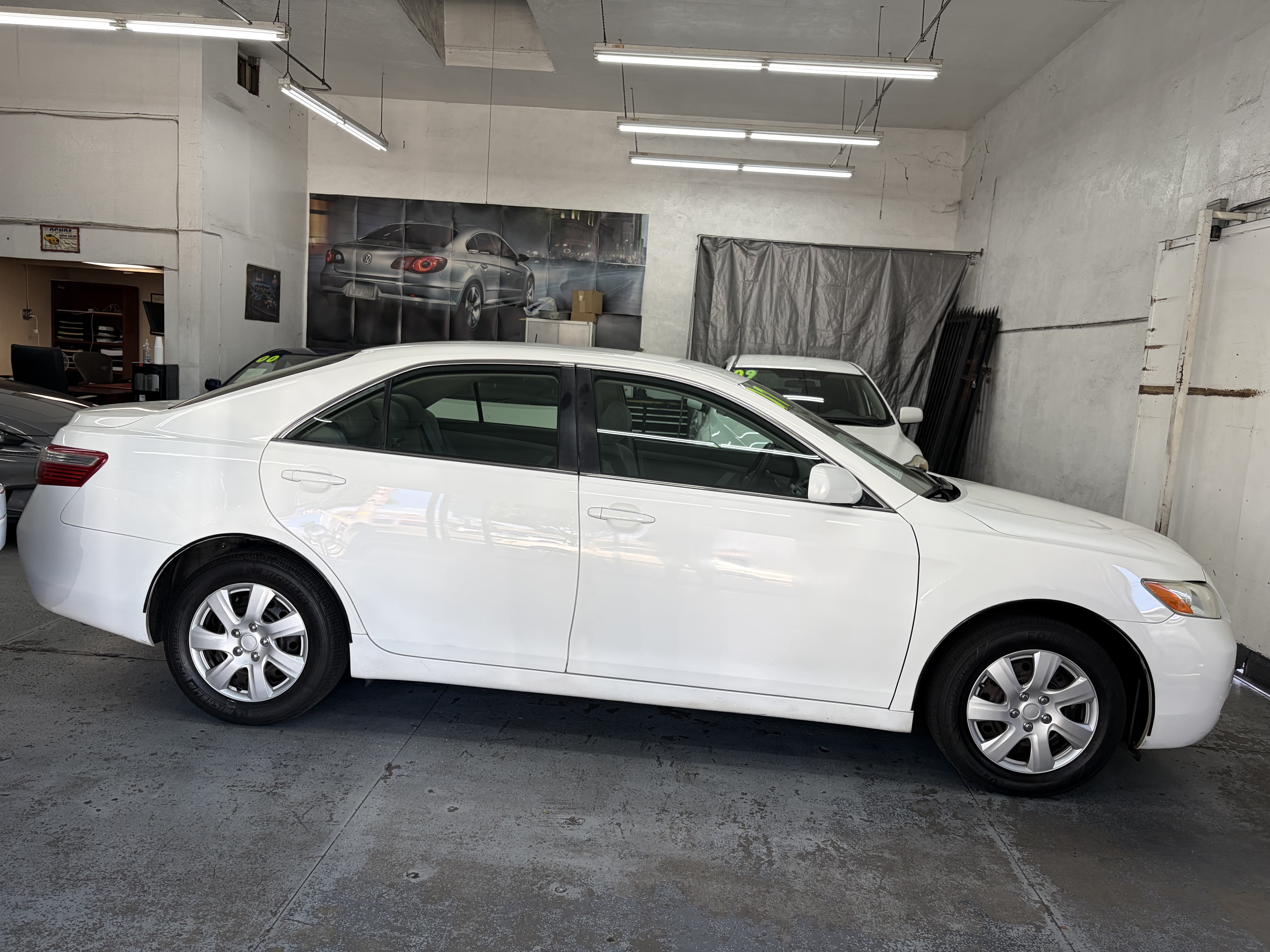 Used 2007 Toyota Camry LE Sedan FWD image 5