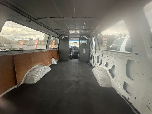 Used 2004 Ford E-350 and Econoline 350 XLT image 20