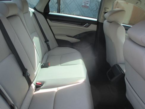 Used 2018 Honda Accord LX image 12