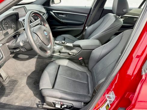 Used 2018 BMW 330i xDrive image 16