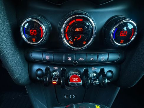 Used 2017 MINI Cooper 4-Door Hardtop FWD image 32