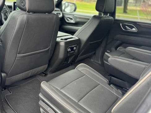 Used 2022 Chevrolet Suburban Premier image 13
