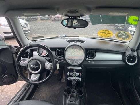 Used 2010 MINI Cooper image 3