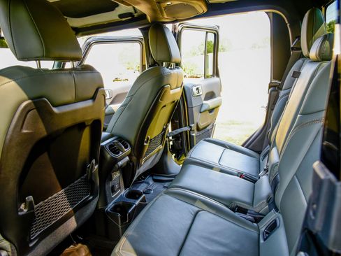 Used 2024 Jeep Gladiator Mojave image 7