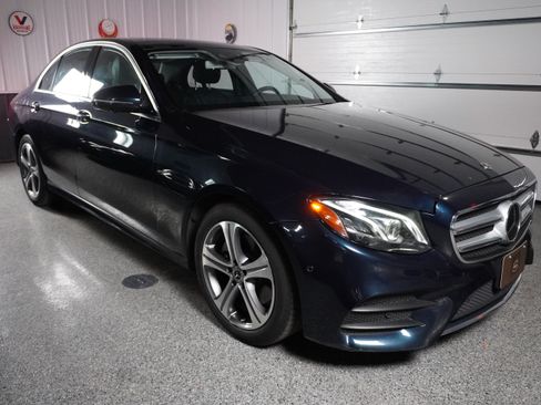 Used 2018 Mercedes-Benz E 300 image 3