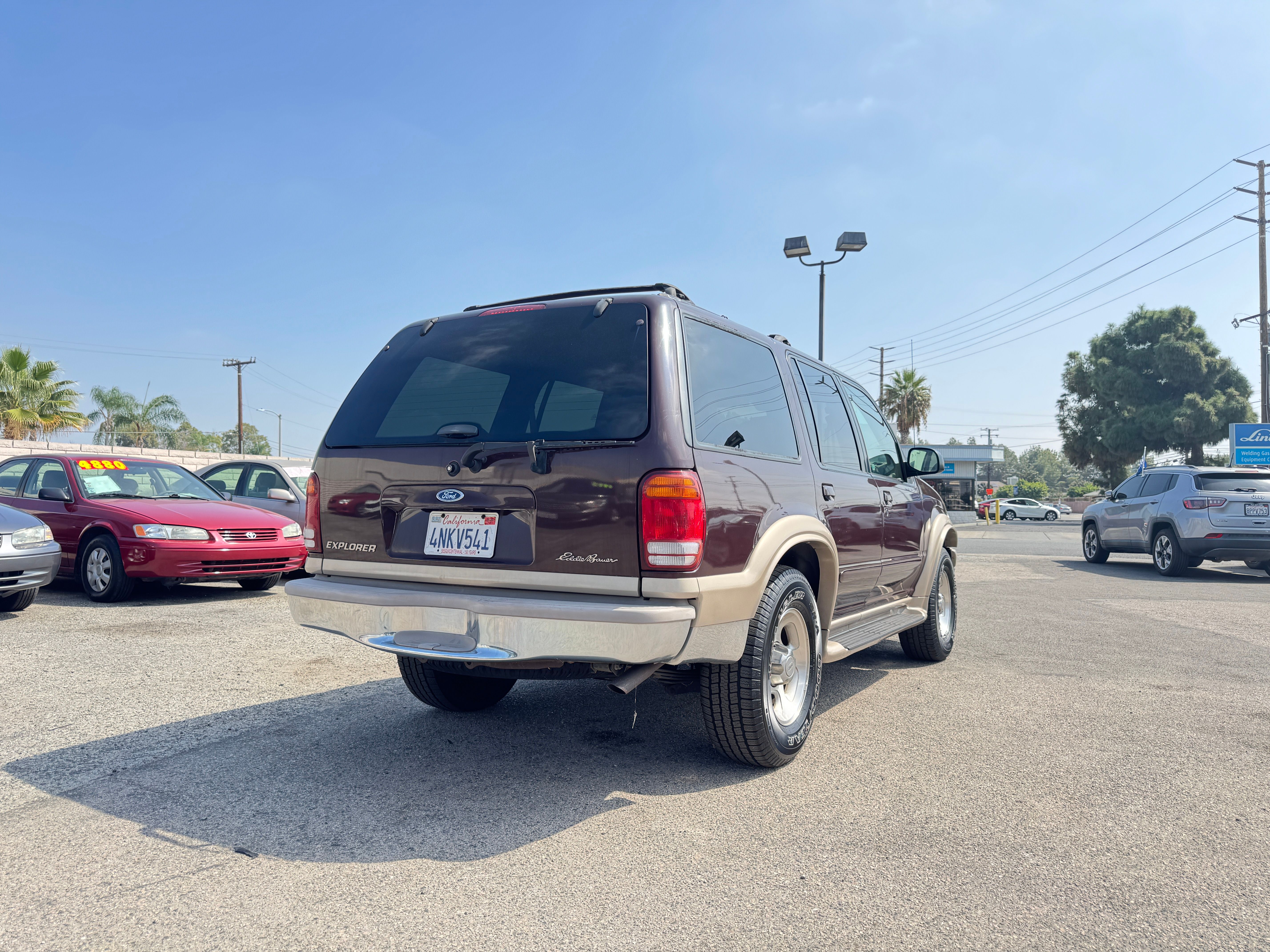Used 2000 Ford Explorer 2WD Eddie Bauer image 8
