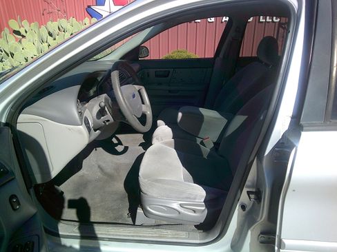 Used 2005 Ford Taurus SE image 7