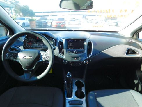 Used 2019 Chevrolet Cruze LS image 12