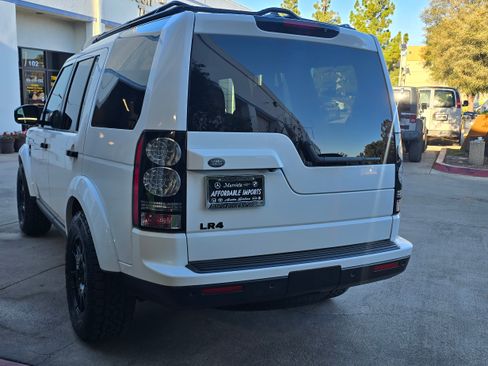 Used 2015 Land Rover LR4 HSE LUX image 11