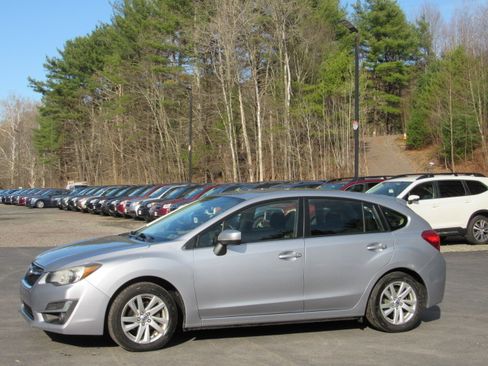 Used 2016 Subaru Impreza 2.0i Premium image 2