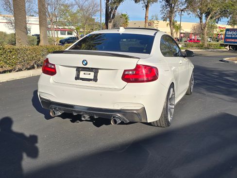 Used 2016 BMW M235i image 9