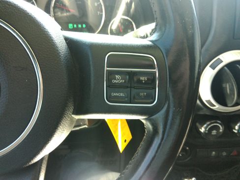Used 2015 Jeep Wrangler 4WD Unlimited Sahara image 55