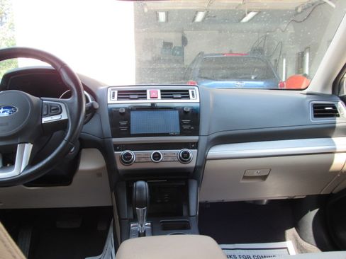 Used 2015 Subaru Outback 2.5i Premium AWD/4WD image 18