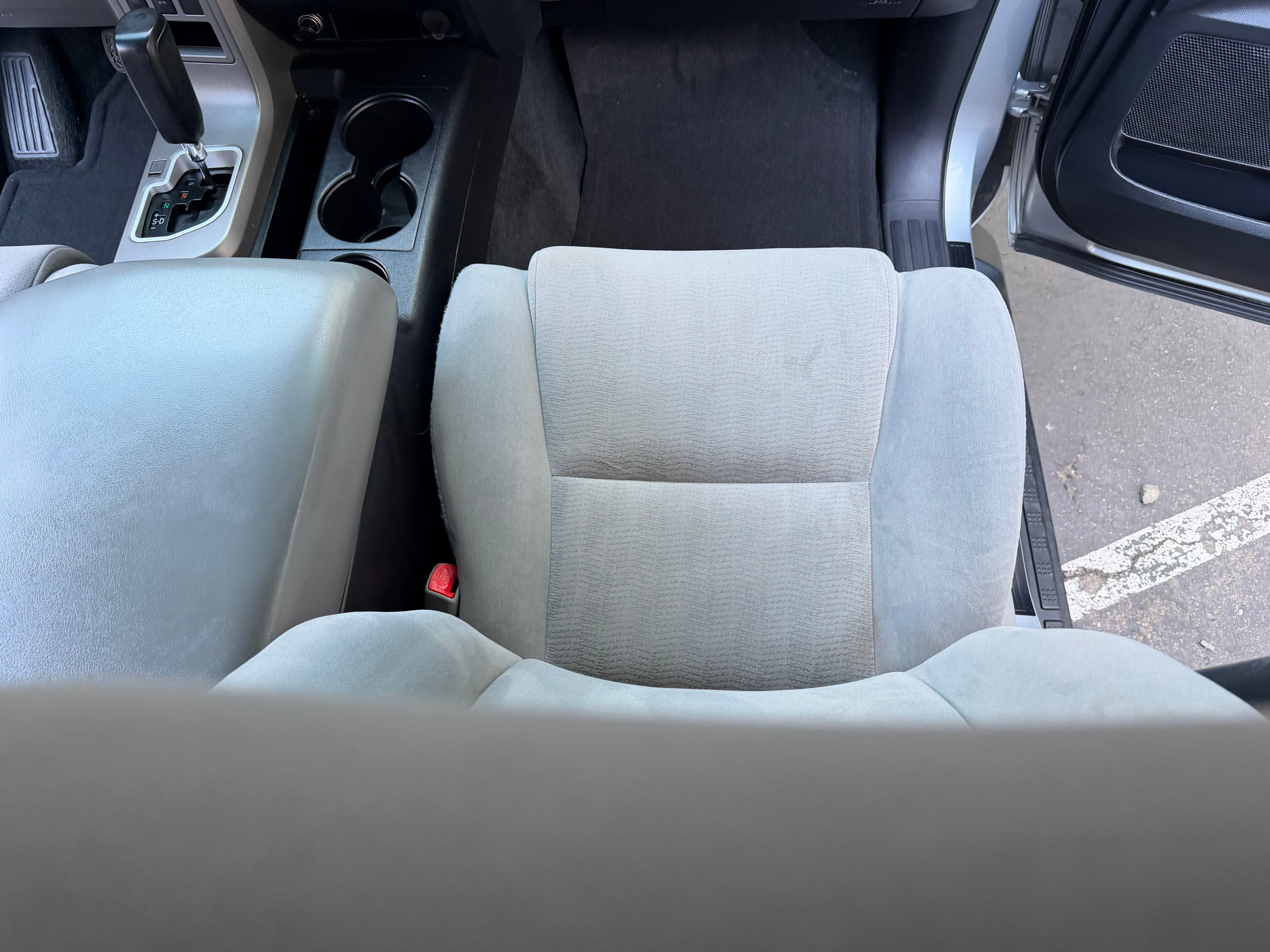 Used 2014 Toyota Sequoia 4WD SR5 image 31