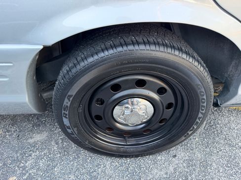 Used 2008 Ford Crown Victoria Police Interceptor RWD image 11