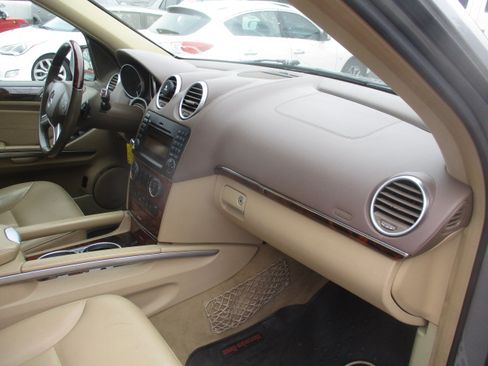 Used 2010 Mercedes-Benz GL 450 image 21