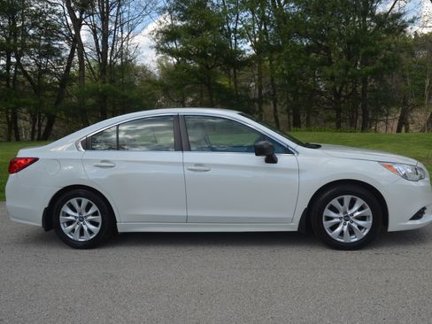 Used 2017 Subaru Legacy 2.5i AWD/4WD image 6