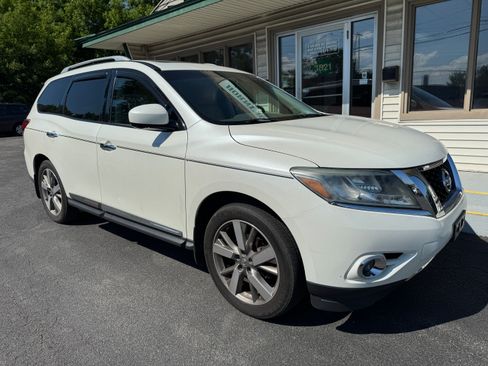 Used 2015 Nissan Pathfinder AWD/4WD image 2