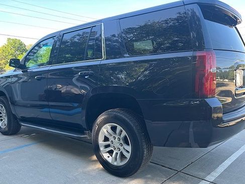 Used 2018 Chevrolet Tahoe image 2