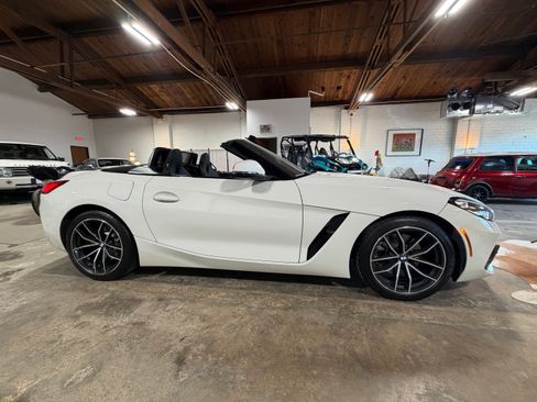 Used 2020 BMW Z4 sDrive30i image 8