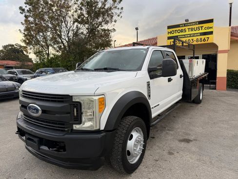 Used 2017 Ford F550 image 2