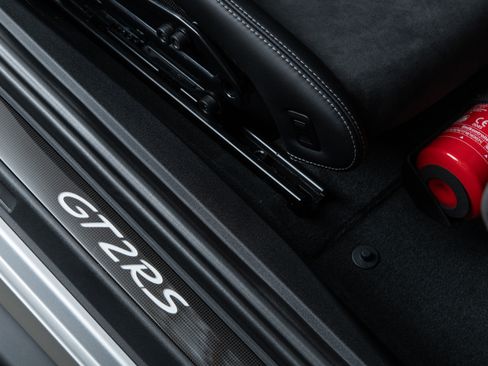 Used 2018 Porsche 911 GT2 RS image 80