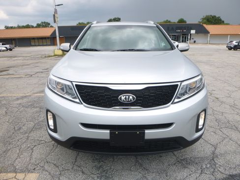 Used 2014 Kia Sorento FWD LX image 3