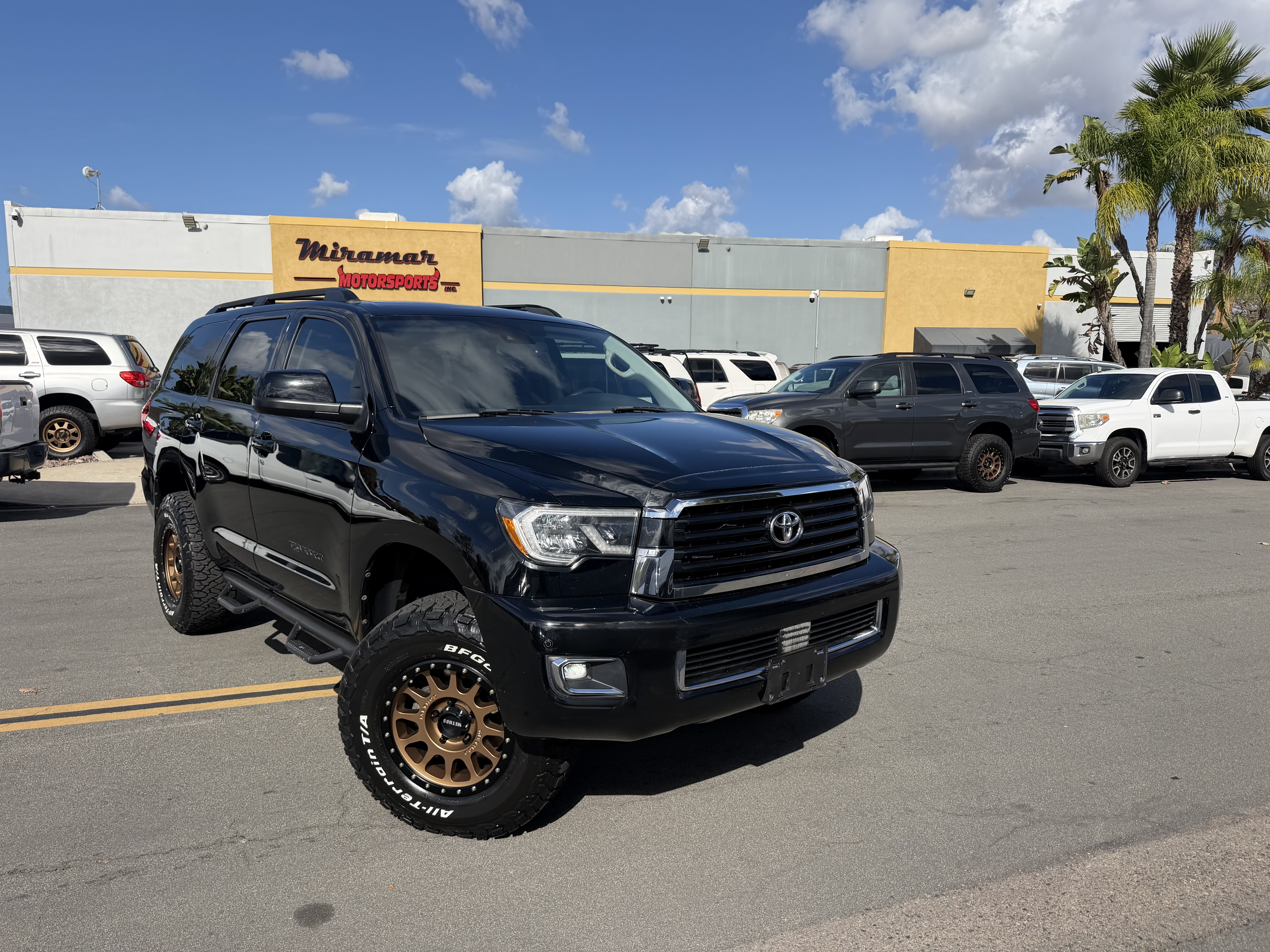Used 2018 Toyota Sequoia TRD Sport AWD/4WD image 1