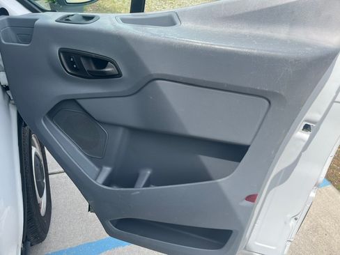 Used 2018 Ford Transit 250 138 RWD image 13