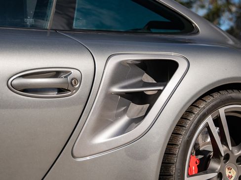 Used 2010 Porsche 911 Turbo image 23