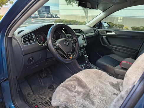 Used 2019 Volkswagen Tiguan SE w/ Appearance FWD image 11