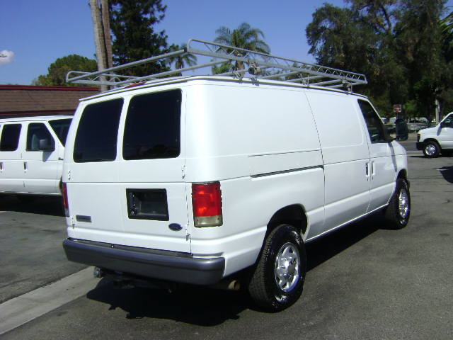 Used 2006 Ford E-350 and Econoline 350 Super Duty RWD image 6